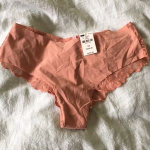 NWT Pink Sz Small Low Rise Cheekster Panty